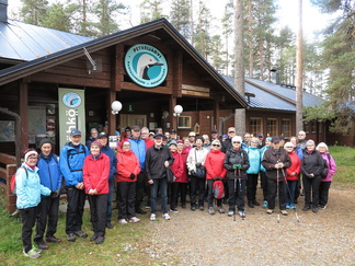 Yhteiskuva ennen vaellusta Petkeljärvellä