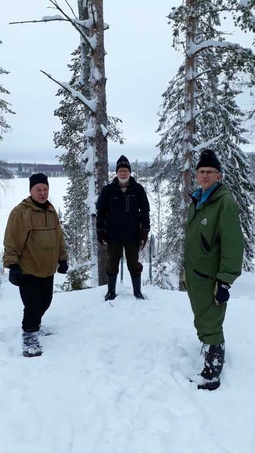 Lumenpudottajat Melakolla  -  missä lie lapiot?